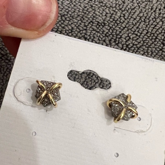 Bronze Rhinestone with gold prong stud earrings - Picture 3 of 11